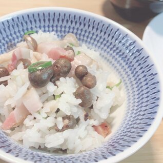 鶏がらスープで炊く　むかごごはん